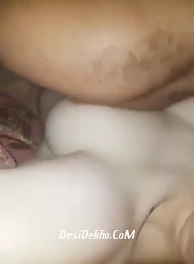 Hot GF Ne Pelne mai kiya majboor sexy figure se boobs dababake pela