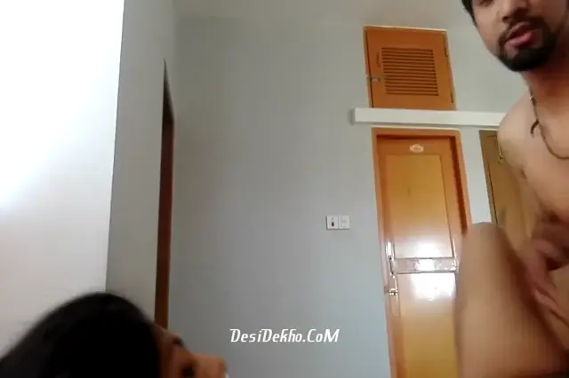 Sexy Ladki ne room mai apne Bf Ka lund chus k chut marvayi