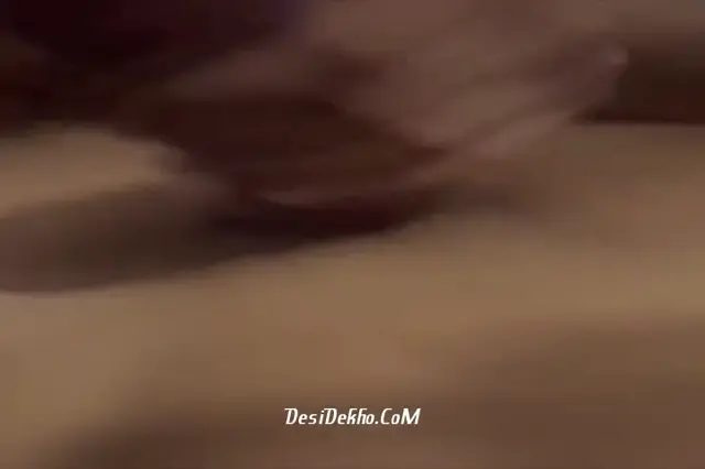 Sexy Young ladki ne apni jawani k raseele haatho se lund se khela